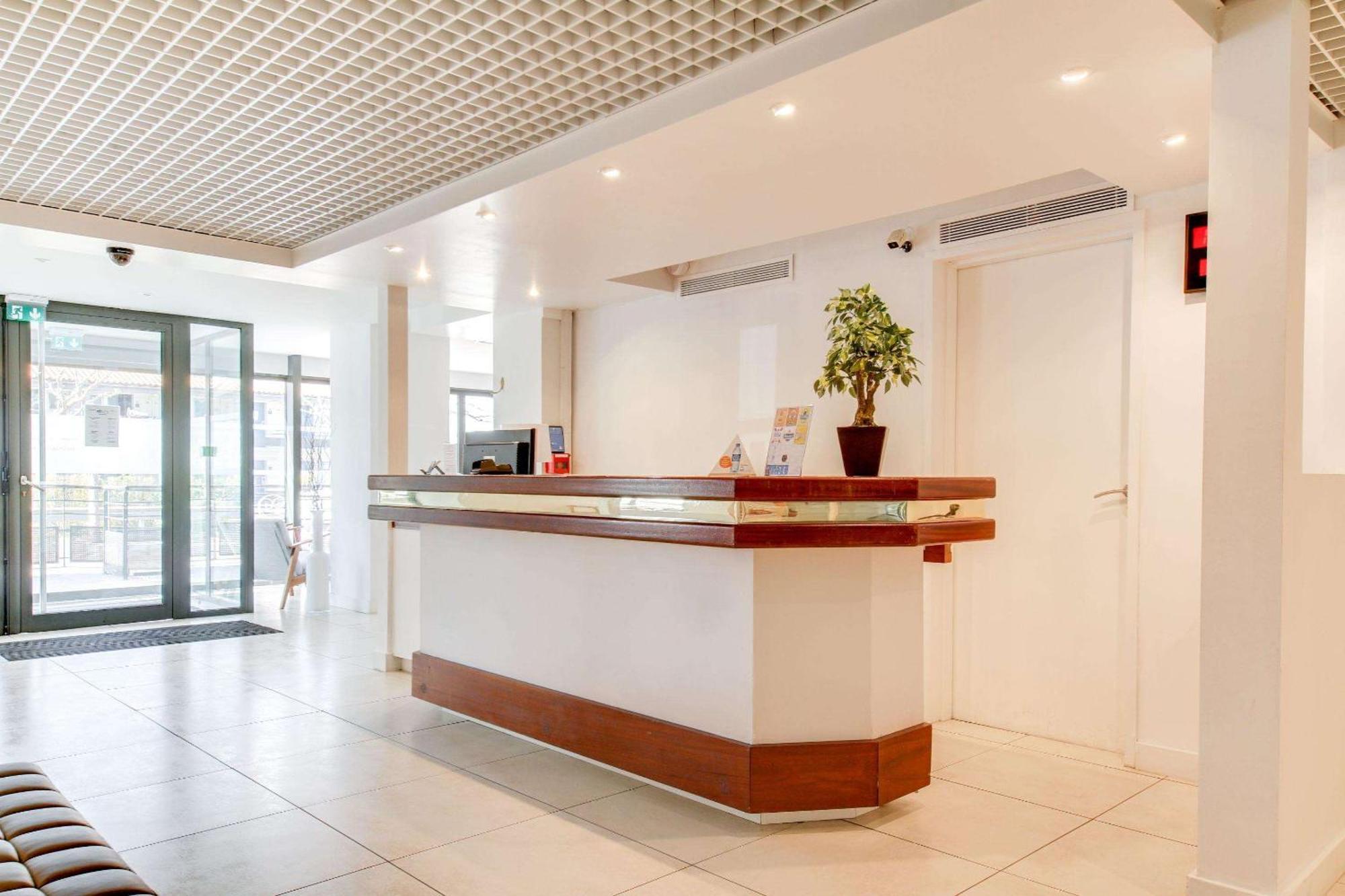 Brit Hotel Porte D'Espagne Перпинян Екстериор снимка
