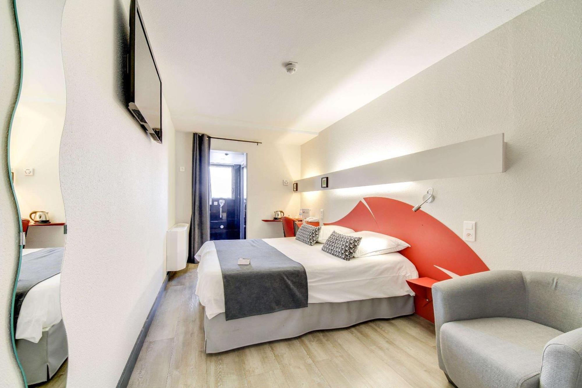 Brit Hotel Porte D'Espagne Перпинян Екстериор снимка