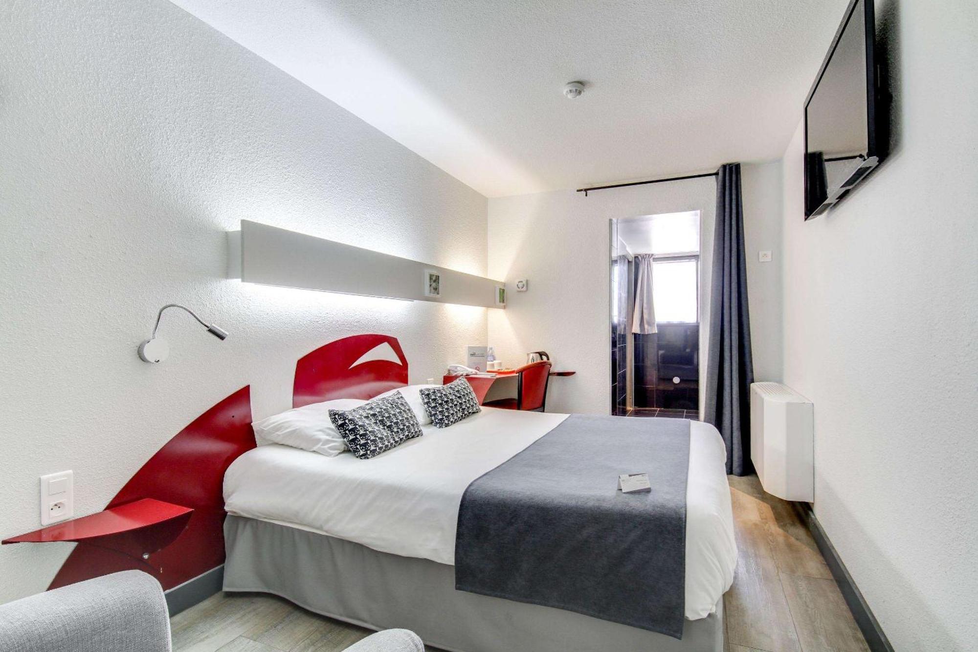 Brit Hotel Porte D'Espagne Перпинян Екстериор снимка