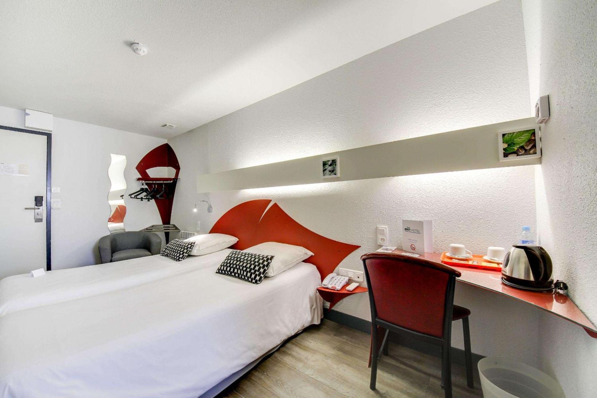 Brit Hotel Porte D'Espagne Перпинян Екстериор снимка