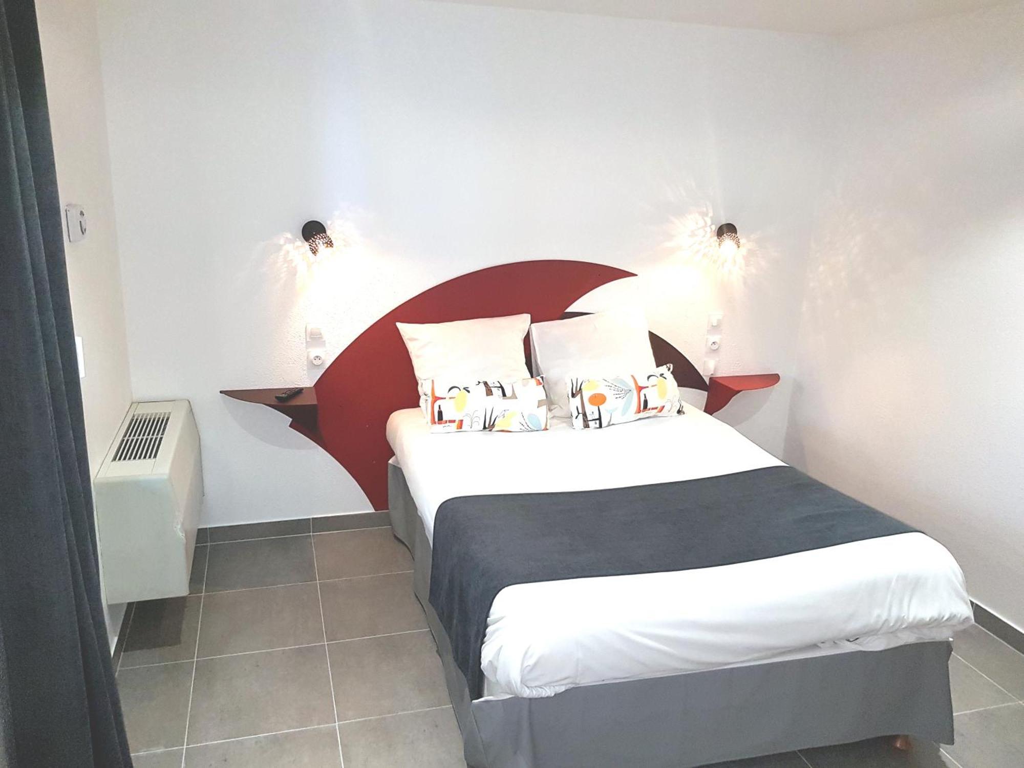 Brit Hotel Porte D'Espagne Перпинян Екстериор снимка
