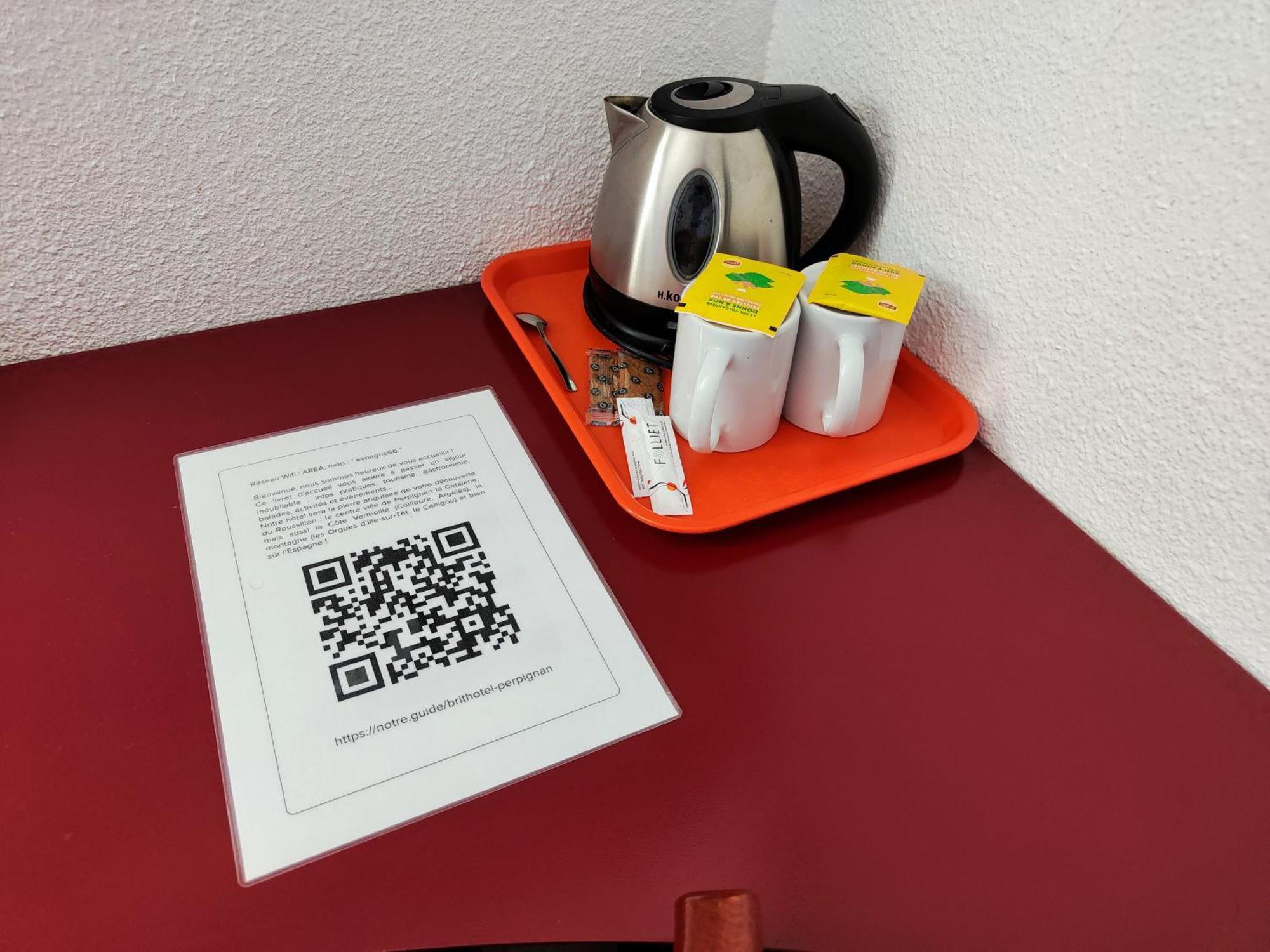 Brit Hotel Porte D'Espagne Перпинян Екстериор снимка